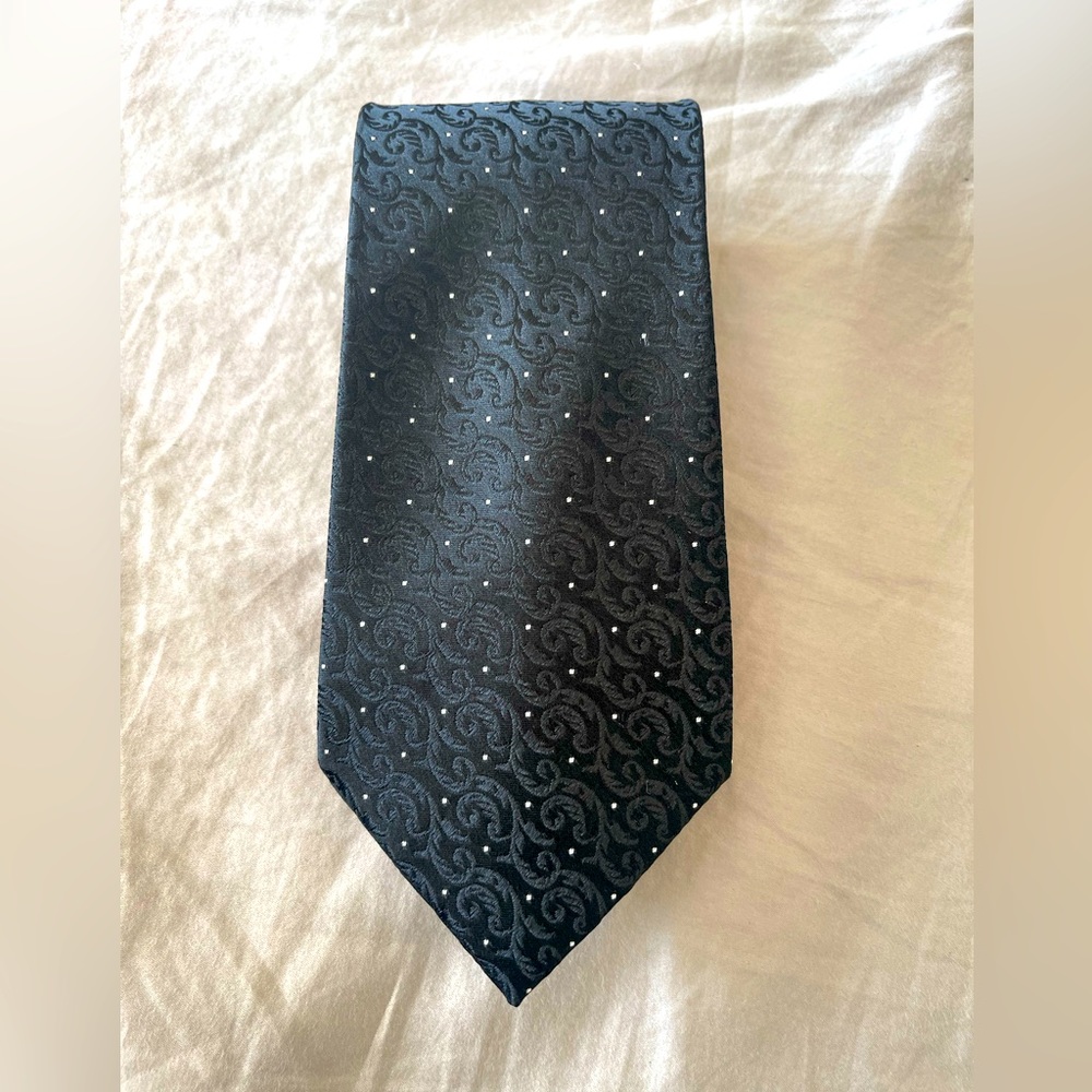 Sean John Black Necktie.
